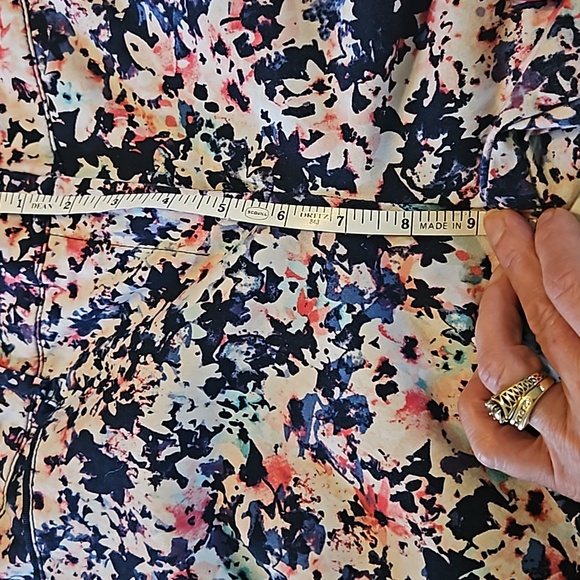 New York & Company Capris - Picture 6 of 8